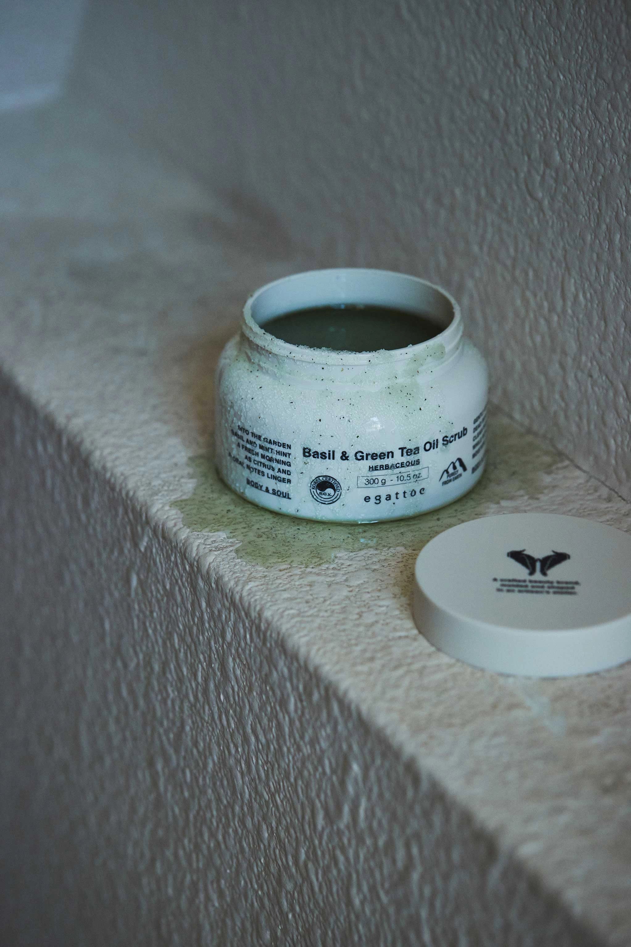 EGATTOC Basil & Green Tea Oil Scrub (HERBACEOUS) 300g