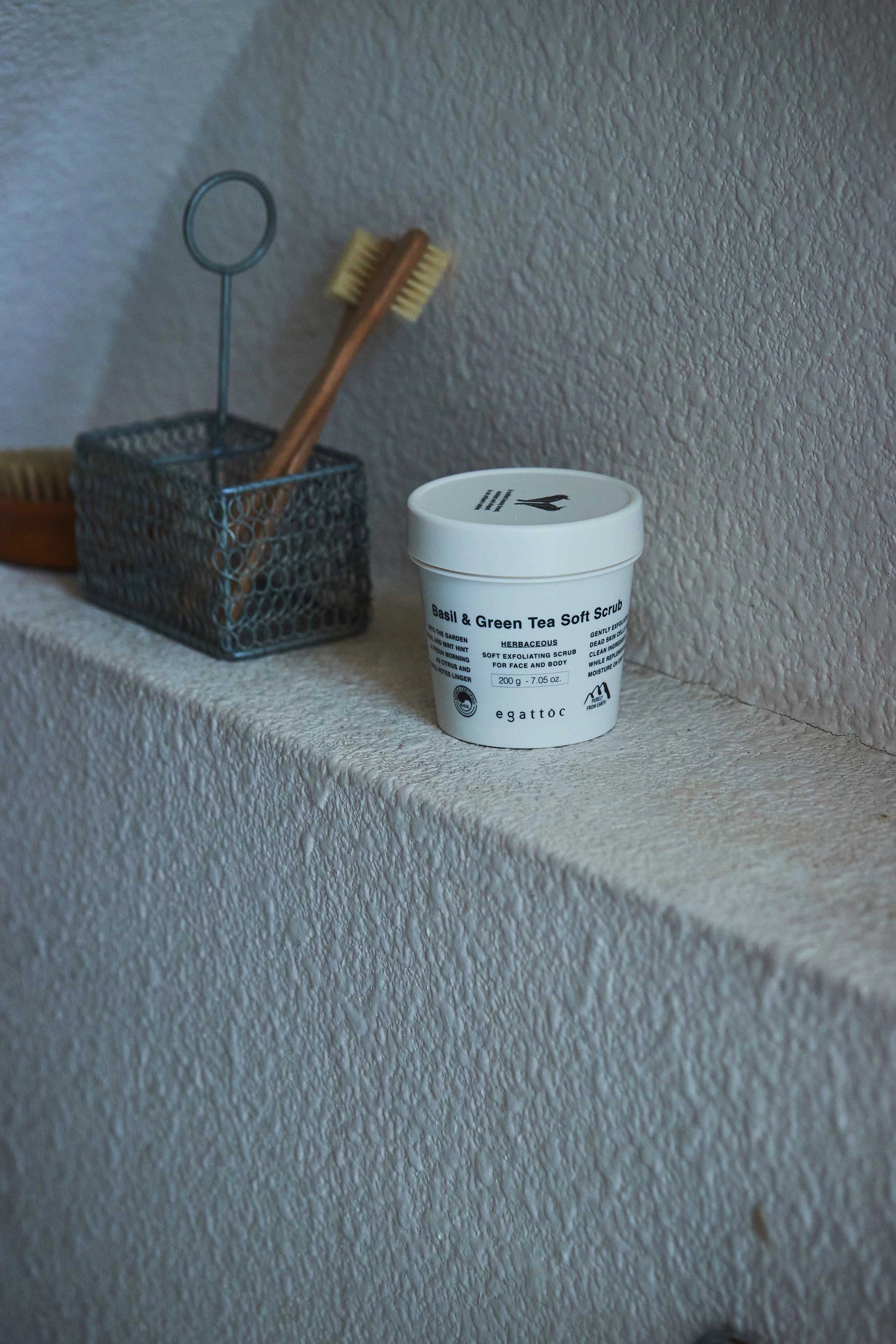 EGATTOC Basil & Green Tea Soft Scrub (HERBACEOUS) 200g