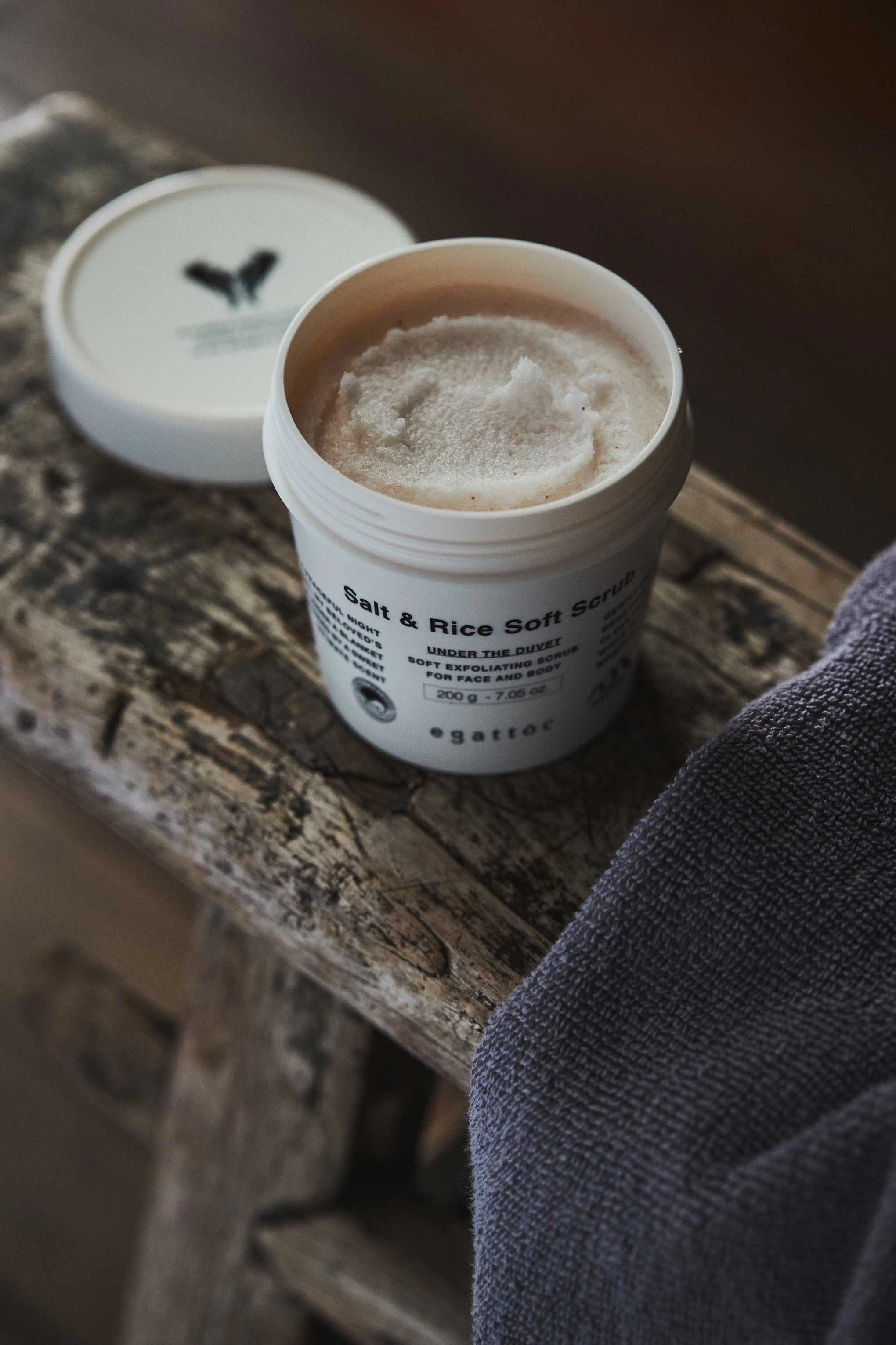 EGATTOC Salt & Rice Soft Scrub (UNDER THE DUVET) 200g