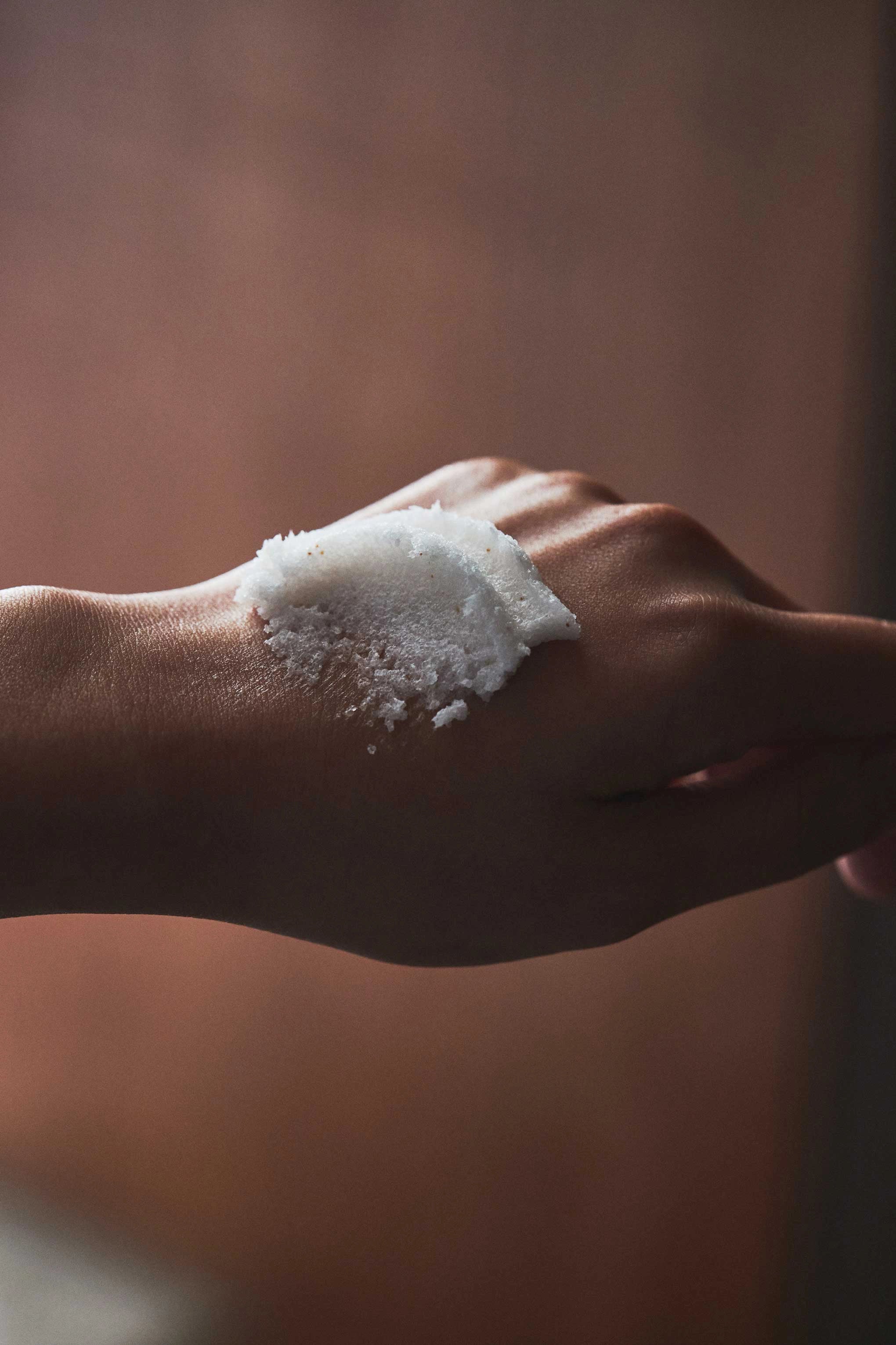 مقشر إيجاتوك الناعم بالملح والأرز (تحت اللحاف) 200 غرام