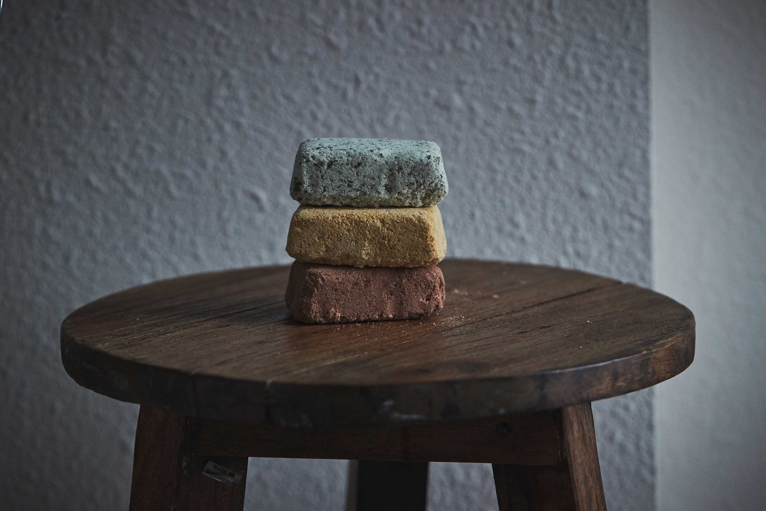 EGATTOC Citrus & Herb Bath Block (LEMON CRUSH) 120g