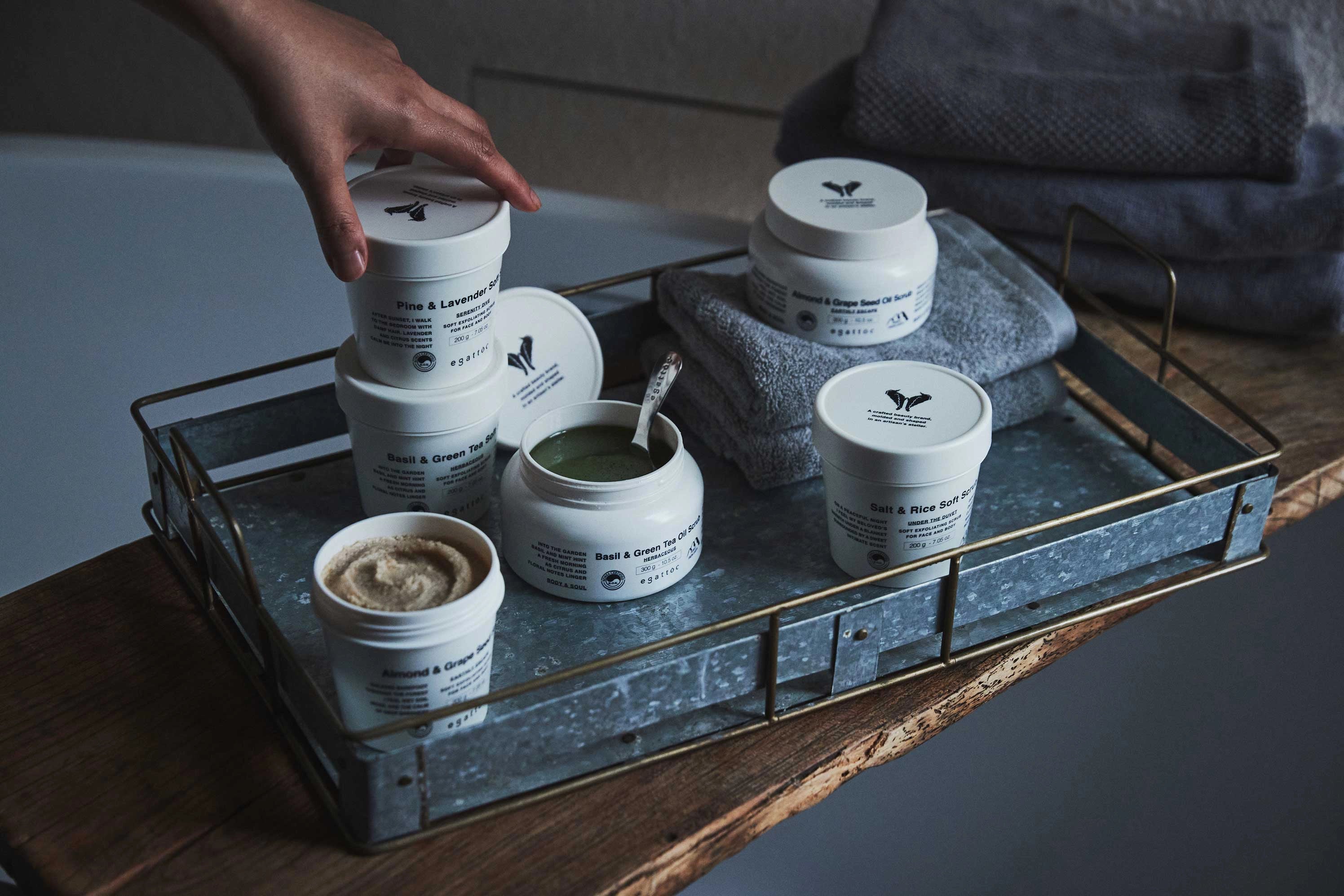 EGATTOC Basil & Green Tea Oil Scrub (HERBACEOUS) 300g